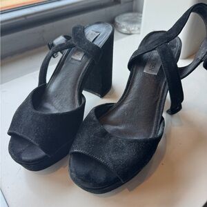 Steve Madden Black Platform Sandals